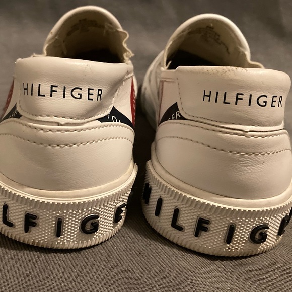 TOMMY HILFIGER SLIP ON’s size 6M - Picture 7 of 10